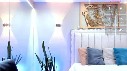      700  200   online show from February 19, 7:57 pm