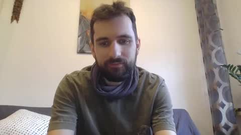 laraaan online show from December 20, 1:07 pm