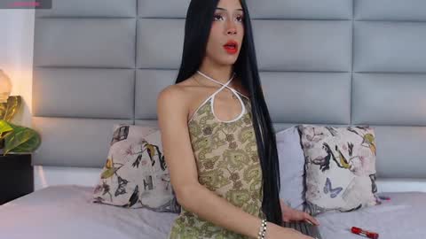 Snapshot of larademon chatting on January 17, 8:11 pm lara online show from January 17, 8:11 pm