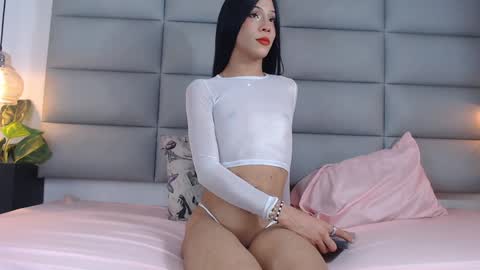 Snapshot of larademon chatting on January 31, 8:33 pm lara online show from January 31, 8:33 pm