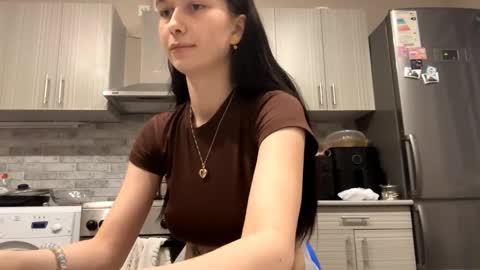 lara online show from March 14, 9:30 pm