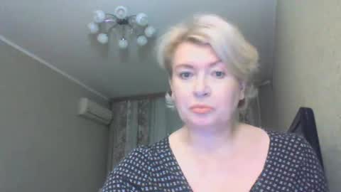 Snapshot of laramrs chatting on October 4, 3:54 pm laramrs online show from October 4, 3:54 pm