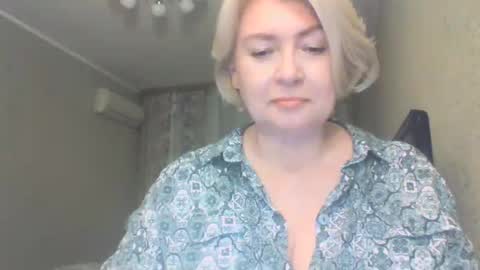 Snapshot of laramrs chatting on October 2, 4:17 pm laramrs online show from October 2, 4:17 pm