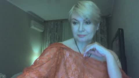 laramrs online show from April 15, 7:58 pm