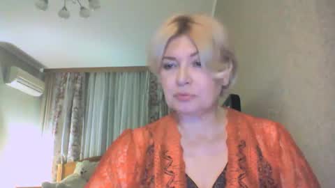 Snapshot of laramrs chatting on October 16, 4:50 pm laramrs online show from October 16, 4:50 pm