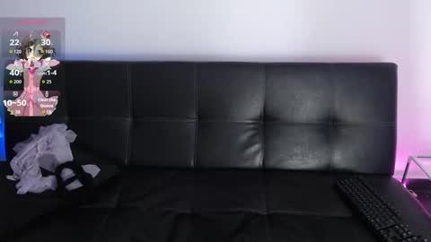 laramucci online show from January 16, 7:45 pm