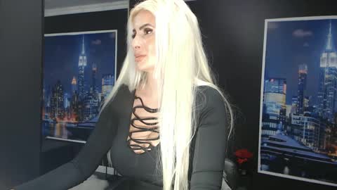 Snapshot of laras_moans chatting on February 25, 11:10 am laras_moans online show from February 25, 11:10 am