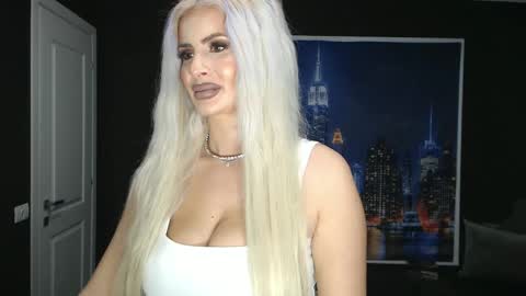 Snapshot of laras_moans chatting on February 21, 8:29 am laras_moans online show from February 21, 8:29 am