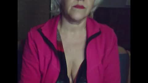 Snapshot of larisaq4ugo24 chatting on October 11, 4:10 pm larisaq4ugo24 online show from October 11, 4:10 pm