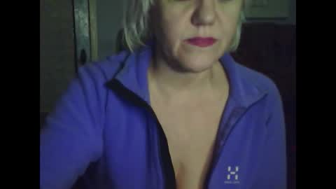 Snapshot of larisaq4ugo24 chatting on February 20, 6:57 pm larisaq4ugo24 online show from February 20, 6:57 pm
