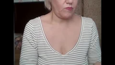 Snapshot of larisaq4ugo24 chatting on September 24, 10:11 am larisaq4ugo24 online show from September 24, 10:11 am