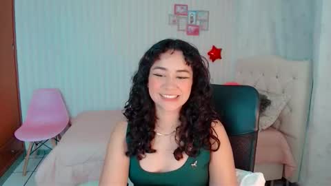 Snapshot of larissalove_doll chatting on September 12, 8:55 pm Larissas online show from September 12, 8:55 pm
