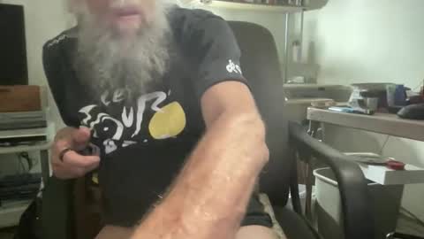 chris online show from April 16, 3:17 am