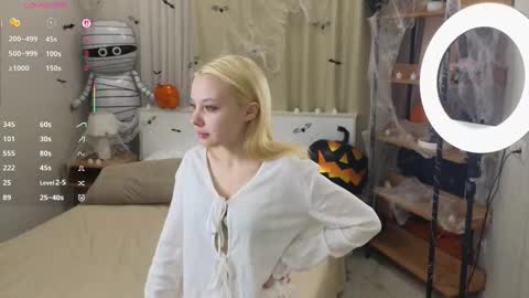 Emilia for my friends Amy online show from November 4, 1:07 am