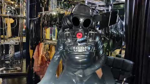 latexlover202 online show from January 23, 8:45 pm