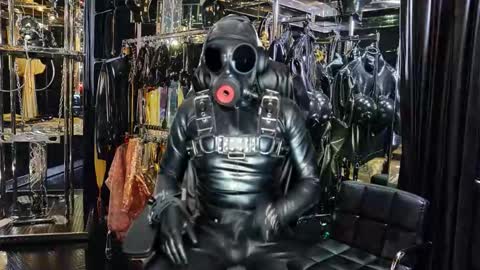 latexlover202 online show from November 17, 9:06 pm