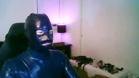 Snapshot of latexminheadroom chatting on October 1, 2:10 am latexminheadroom online show from October 1, 2:10 am