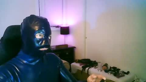 Snapshot of latexminheadroom chatting on October 2, 2:21 am latexminheadroom online show from October 2, 2:21 am