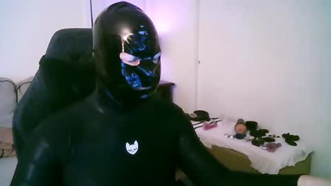 latexminheadroom online show from March 13, 7:00 am