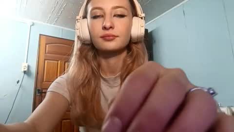Snapshot of laticiacalicutt chatting on October 14, 3:04 pm Amelia online show from October 14, 3:04 pm