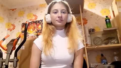 Snapshot of laticiacalicutt chatting on October 9, 4:45 pm Amelia online show from October 9, 4:45 pm