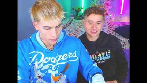 latin_boysxxx_ online show from November 30, 5:14 am