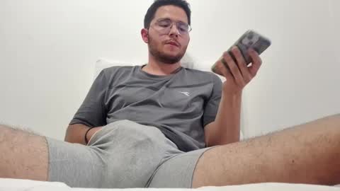 Latin edge online show from March 10, 8:23 pm