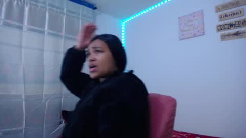 Snapshot of latin_rihanna_j chatting on October 15, 3:21 am karen online show from October 15, 3:21 am