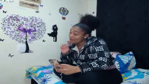 Snapshot of latin_rihanna_j chatting on December 3, 1:58 am karen online show from December 3, 1:58 am