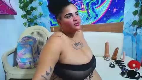 latina_bigboos12 online show from November 14, 5:42 am