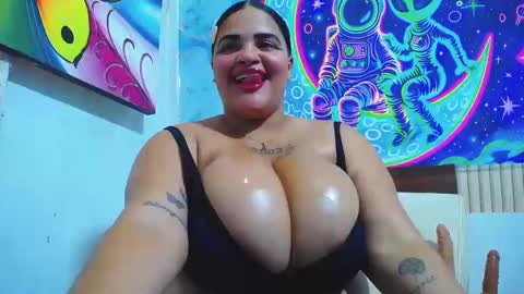 Snapshot of latina_bigboos12 chatting on October 19, 4:50 am latina_bigboos12 online show from October 19, 4:50 am