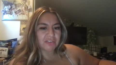 latinalinda02 online show from September 11, 2:02 am