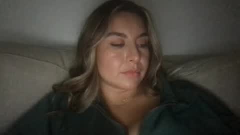 latinalinda02 online show from September 28, 4:21 am