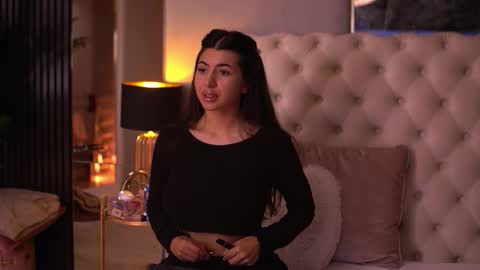 Latina online show from March 14, 6:45 pm