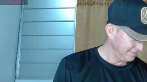 latindaddy_2025 online show from October 21, 11:41 pm