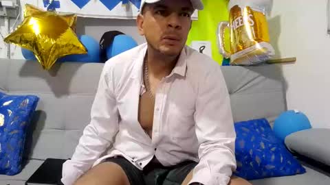 Snapshot of latinmartin254 chatting on September 30, 12:10 am latinmartin254 online show from September 30, 12:10 am