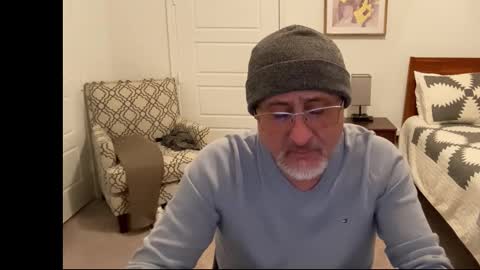 QS - INDEPENDENT MODEL online show from January 14, 5:15 am