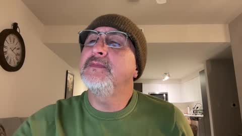 QS - INDEPENDENT MODEL online show from March 10, 6:16 am