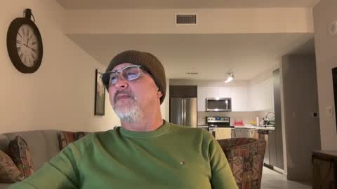 QS - INDEPENDENT MODEL online show from March 11, 5:13 am