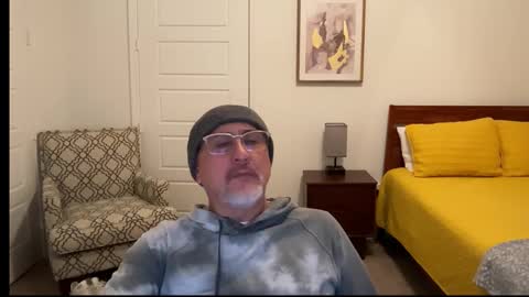 QS - INDEPENDENT MODEL online show from December 16, 4:30 am