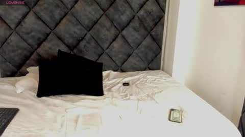 LEANDRO online show from October 17, 4:38 am