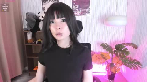 laukyubey1 online show from February 12, 8:56 pm