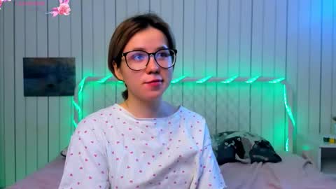 Kylie online show from December 1, 9:02 pm