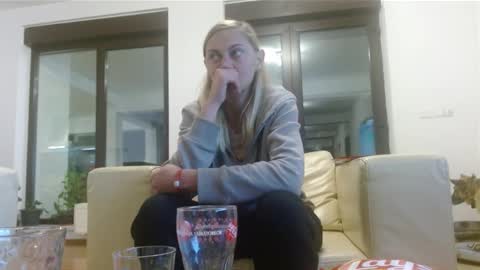 LAURA  ANNA online show from December 5, 4:39 pm