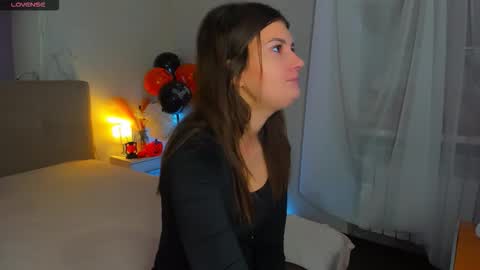 Laura online show from October 27, 6:13 am