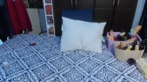  Wen  online show from February 20, 4:53 pm