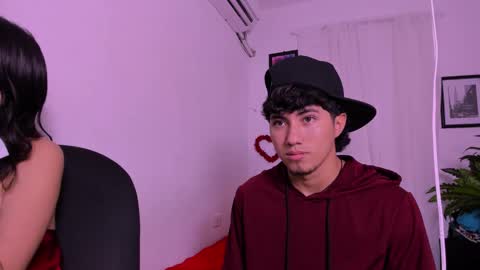 laura_and_kevin online show from March 6, 8:52 pm