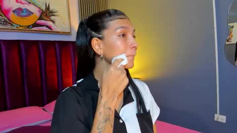 Laura online show from March 6, 12:48 pm