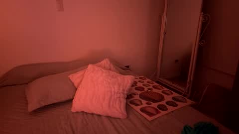 laura online show from January 13, 1:35 am