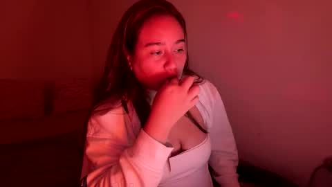 laura online show from March 25, 2:18 am